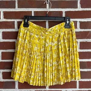 American Eagle Floral Yellow Pleated Skirt NWT